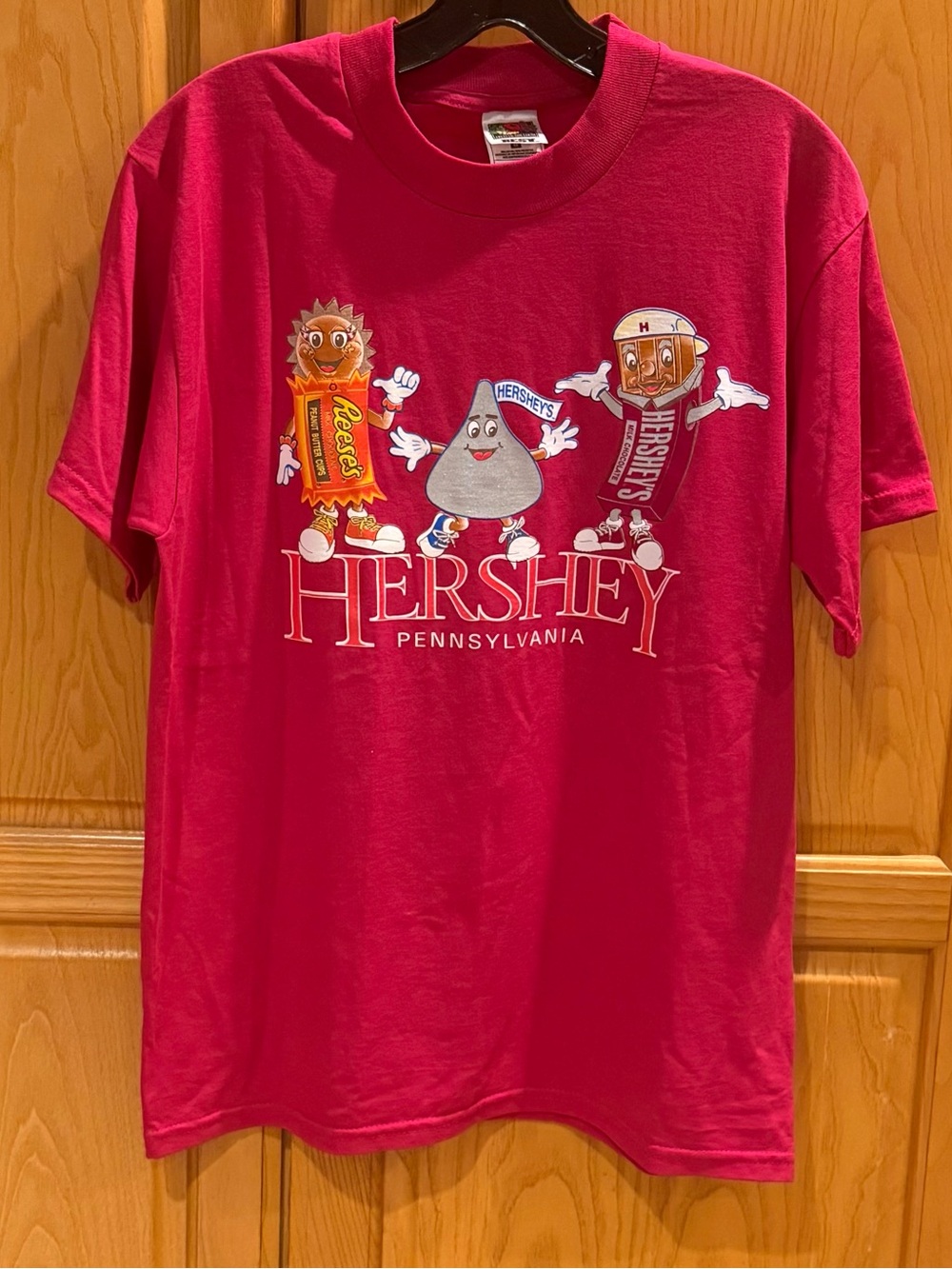 HERSHEY Pennsylvania Candy Mascots Pink T-Shirt Women’s Size Medium